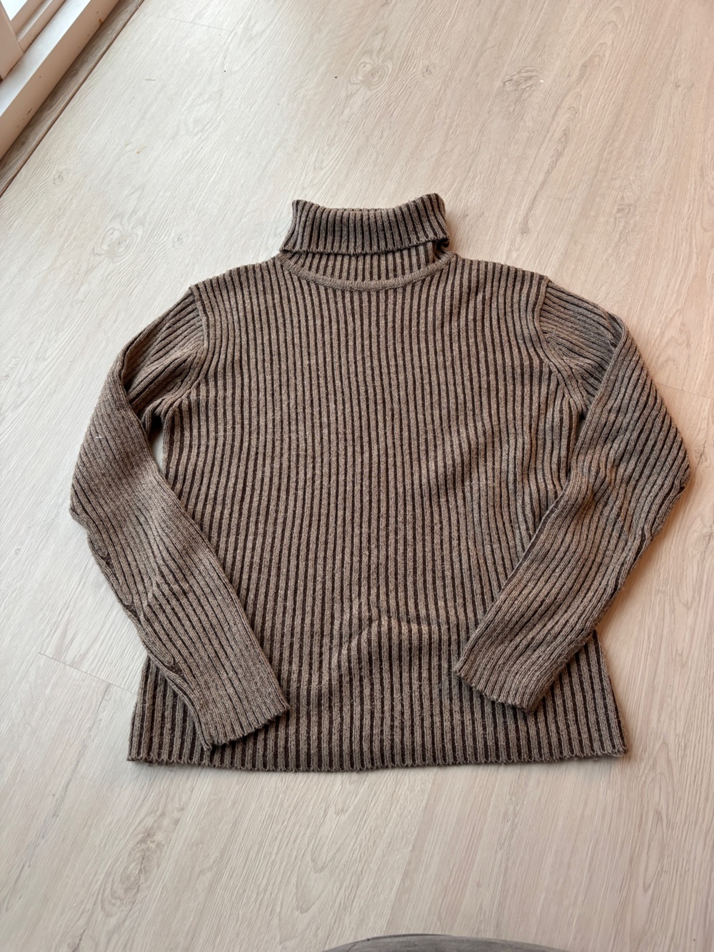 Vintage Brown Ribbed Turtleneck Sweater